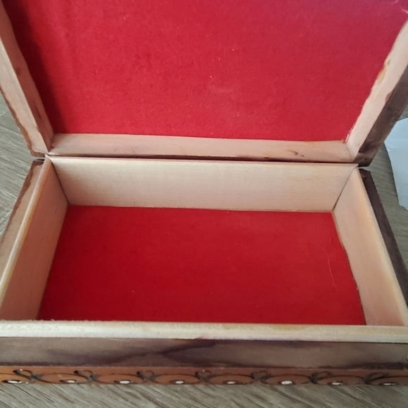 Handmade in Poland trinket wooden box. With red velvet inside. VINTAGE - Picture 8 of 8